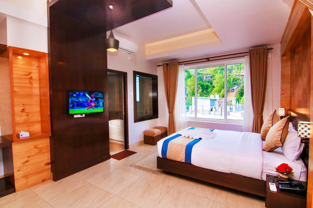 Hotel Lake Paradise Pokhara Exterior photo