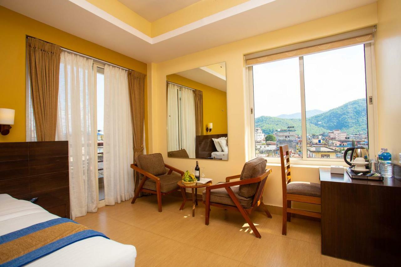 Hotel Lake Paradise Pokhara Exterior photo