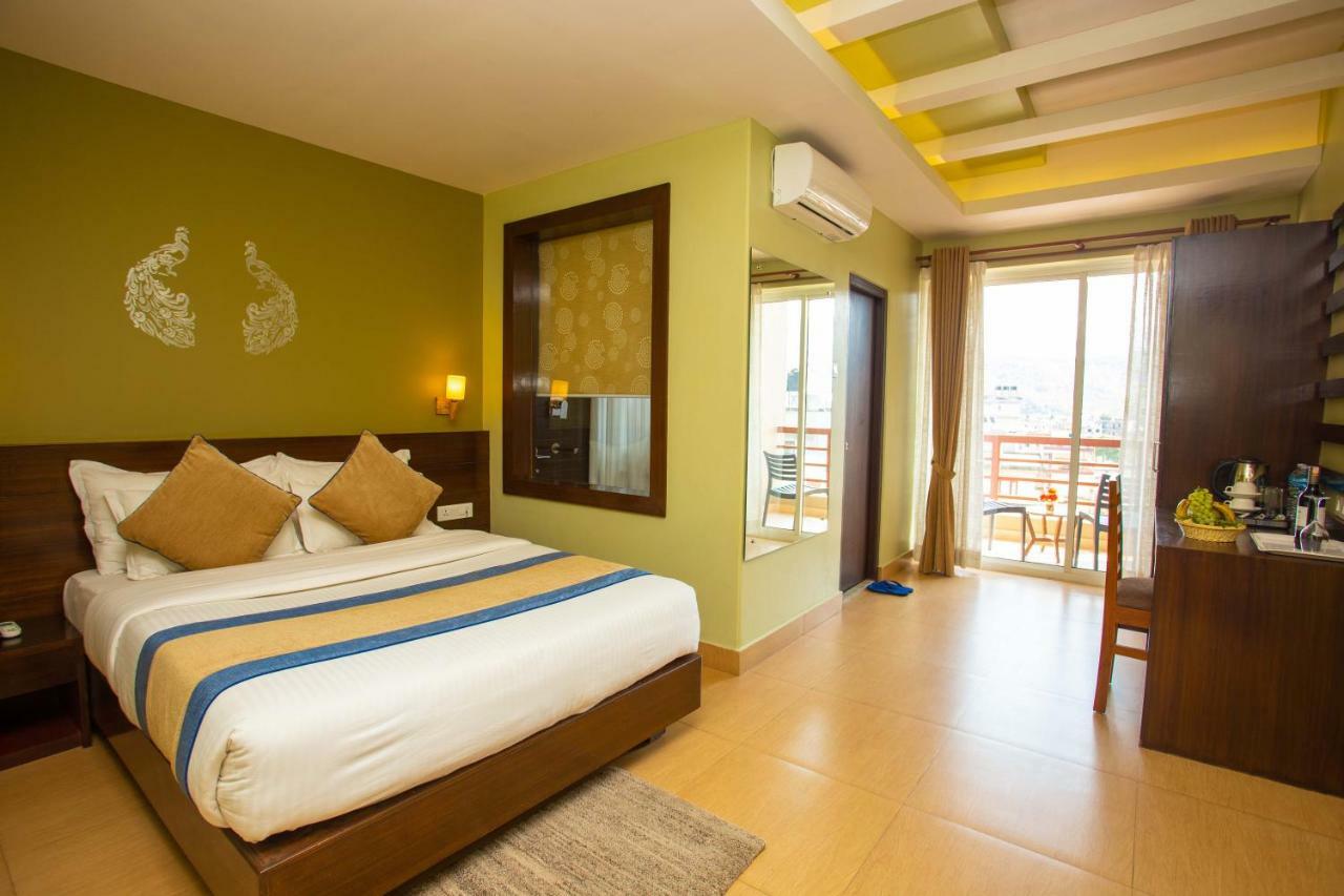 Hotel Lake Paradise Pokhara Exterior photo