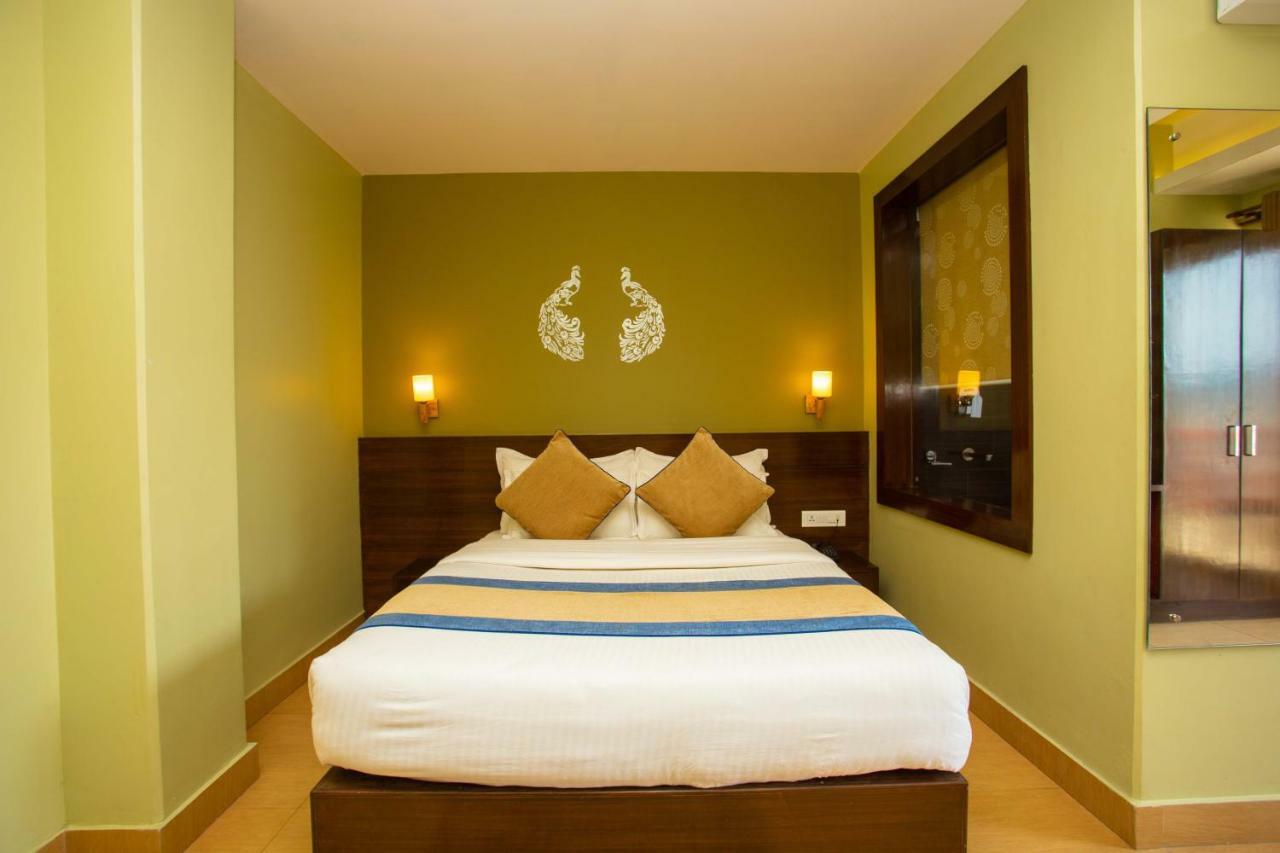 Hotel Lake Paradise Pokhara Exterior photo