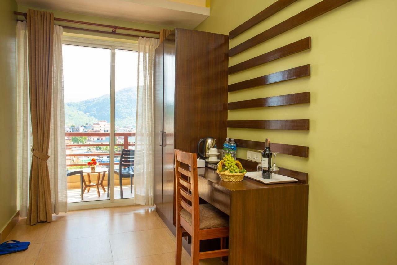 Hotel Lake Paradise Pokhara Exterior photo