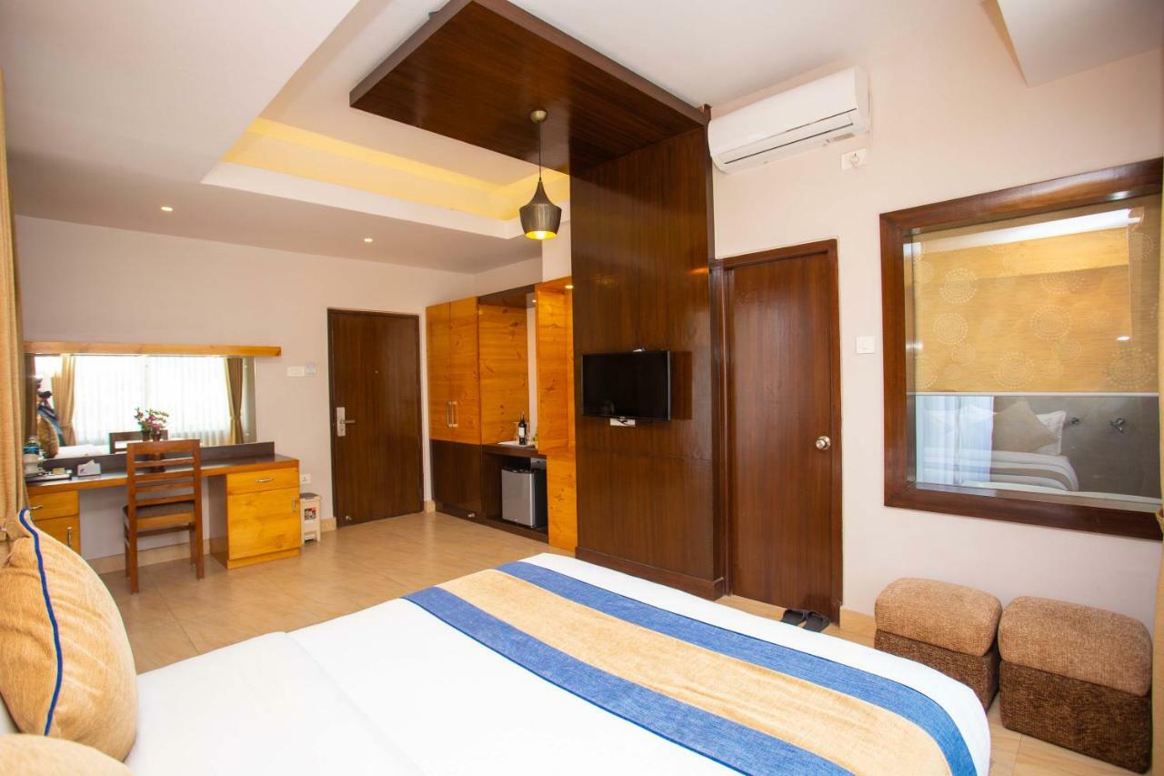 Hotel Lake Paradise Pokhara Exterior photo